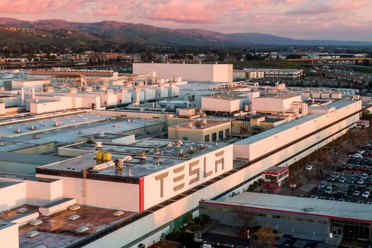 Tesla nabízí nové příležitosti: vzdálené pozice s větší volností a vysokými platy