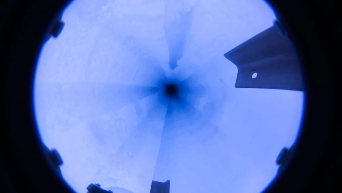 Průlom pod antarktickým ledem