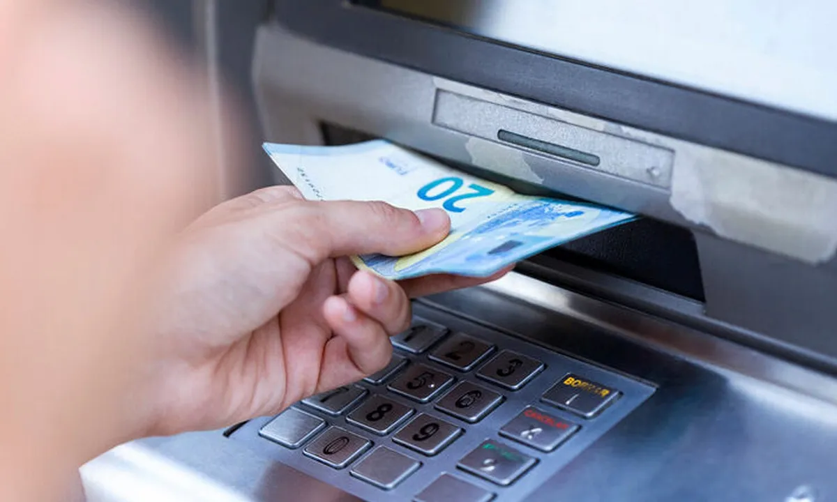 Bankomaty v digitální éře: proměna ve francouzském bankovním sektoru