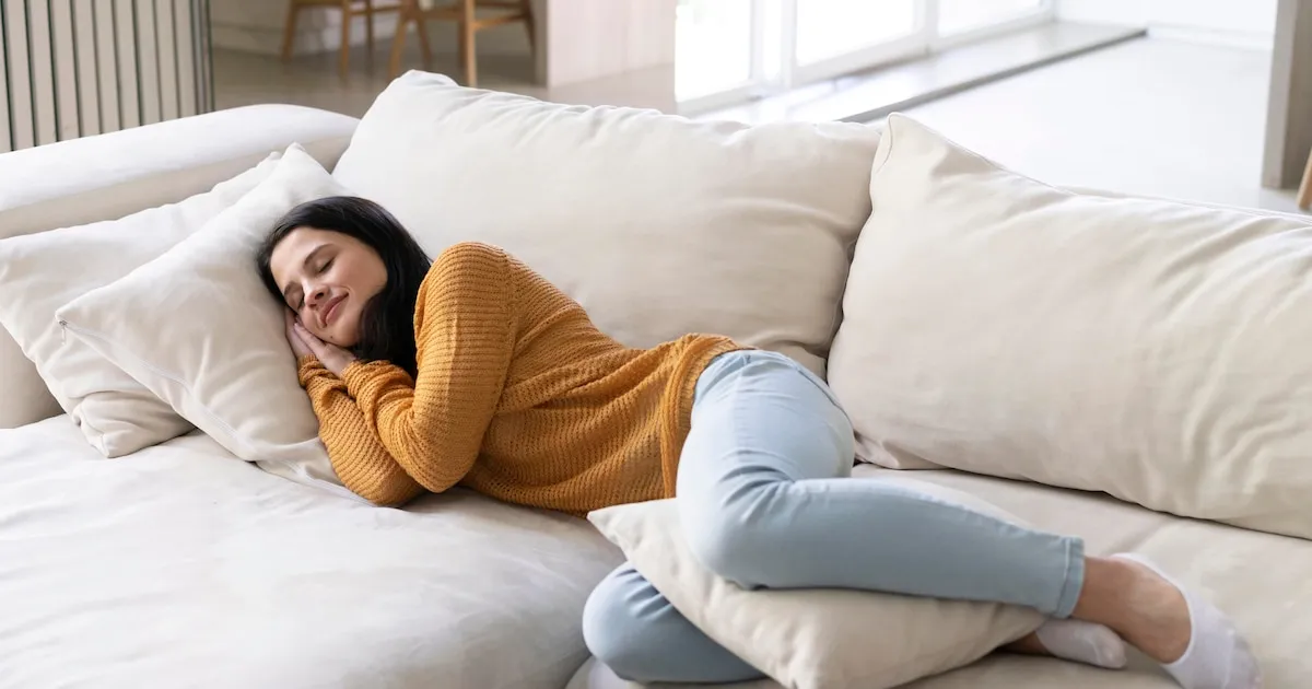 Zůstat doma nebo jít s přáteli: kde se cítíme líp?